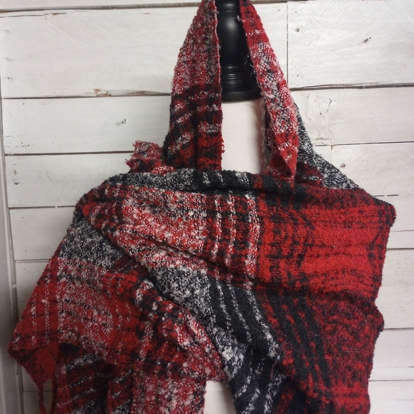 Steve Madden Reversible Blanket Scarf Fringe Red Plaid Tweed Look 30" x 80". - Picture 6 of 10